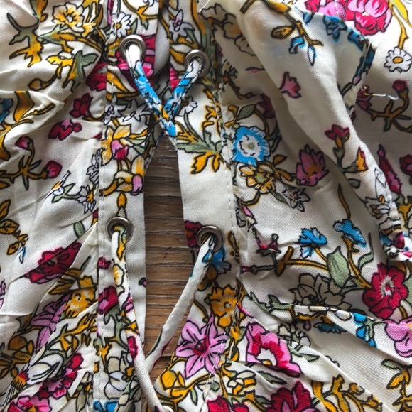 Beautiful Umgee boho top, long bell sleeve size S - Picture 6 of 6